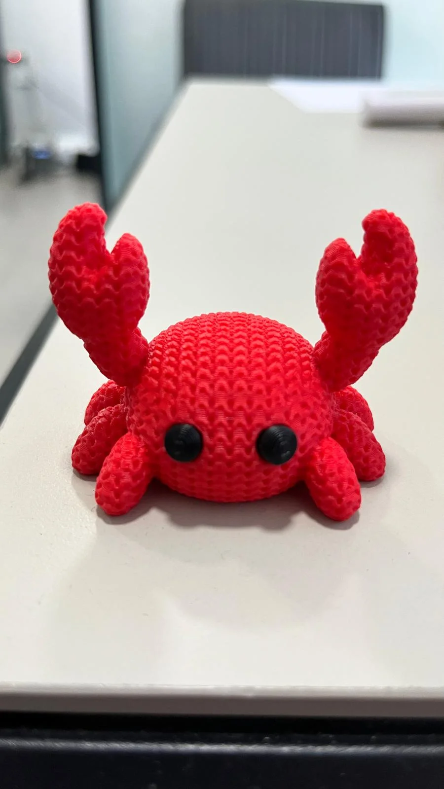 ÖRGÜ GÖRÜNÜMLÜ 3D BASKI SEVİMLİ YENGEÇ FİGÜRÜ