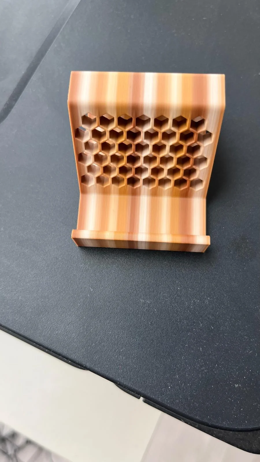 Minimalist Telefon Tutacağı 3D