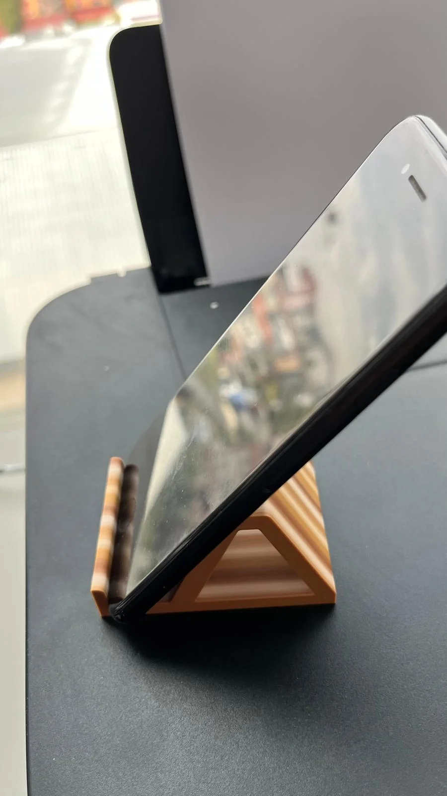 Minimalist Telefon Tutacağı 3D